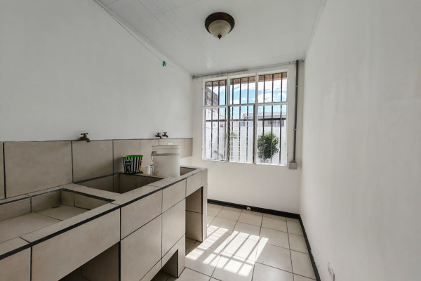 Alquiler de casa en Rohrmoser. Uso comercial.