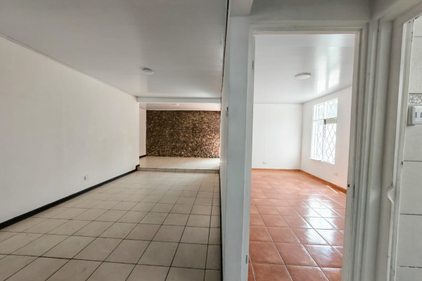 Alquiler de casa en Rohrmoser. Uso comercial.