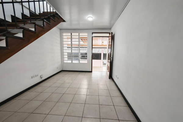 Alquiler de casa en Rohrmoser. Uso comercial.