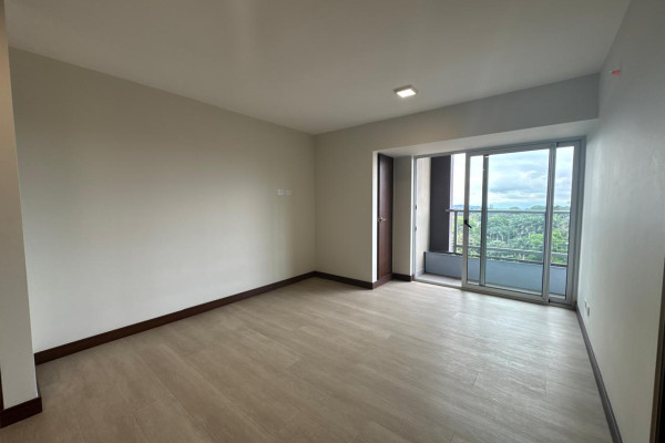 Se alquila apartamento moderno en La Uruca.