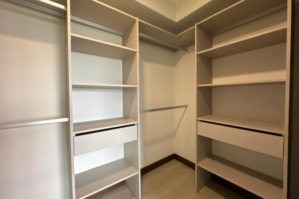 Se alquila apartamento moderno en La Uruca.