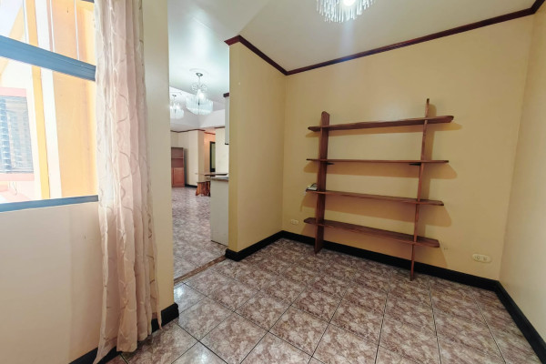 Alquiler de apartamento En Rohrmoser. Amoblado.