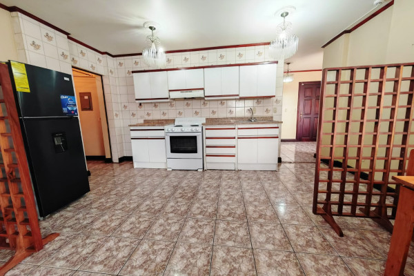 Alquiler de apartamento En Rohrmoser. Amoblado.