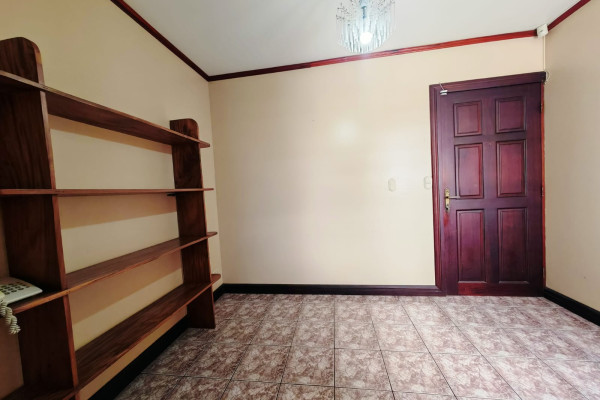 Alquiler de apartamento En Rohrmoser. Amoblado.