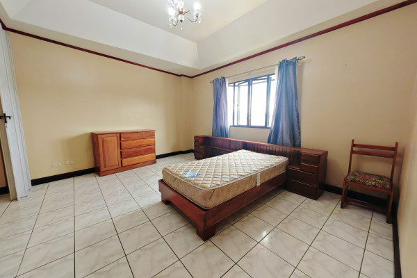 Alquiler de apartamento En Rohrmoser. Amoblado.