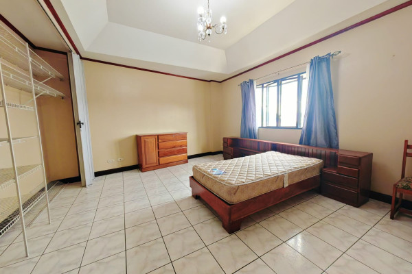 Alquiler de apartamento En Rohrmoser. Amoblado.