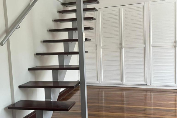 Alquiler apartamento en La Uruca. Servicios incluidos.