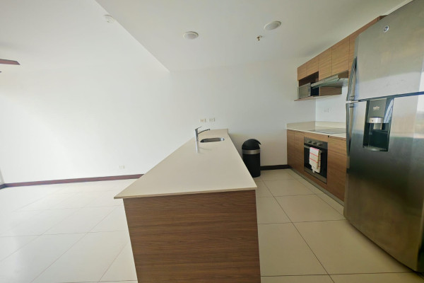 Alquiler de apartamento en Nunciatura. Con línea blanca.