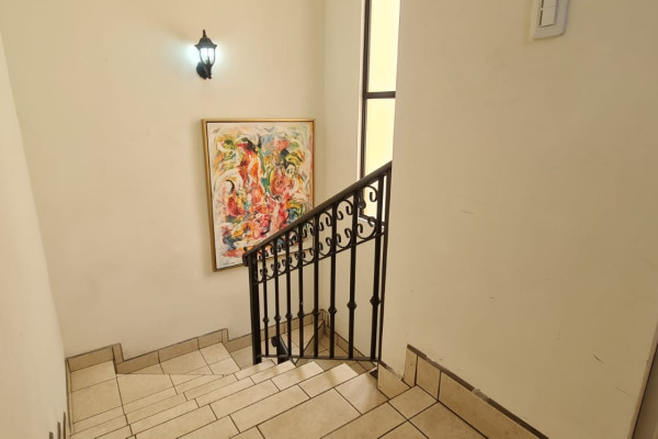 Alquiler de apartamento en Heredia, Cariari. (2 plantas).