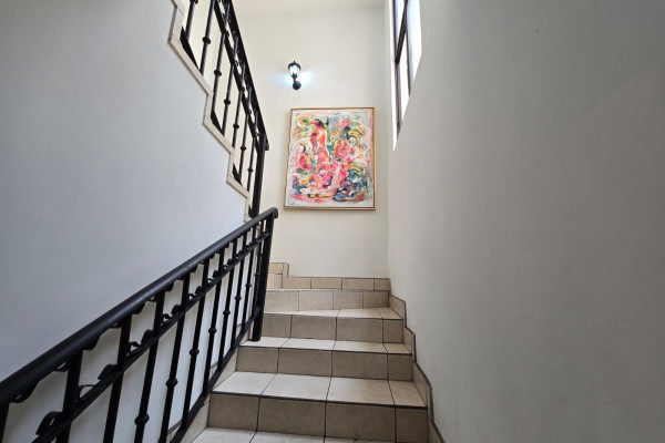 Alquiler de apartamento en Heredia, Cariari. (2 plantas).