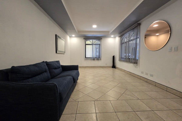 Alquiler de apartamento en Heredia, Cariari. (2 plantas).