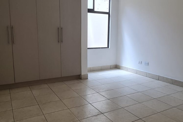 Alquiler de apartamento en Heredia, Cariari. (2 plantas).