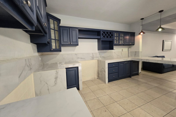 Alquiler de apartamento en Heredia, Cariari. (2 plantas).