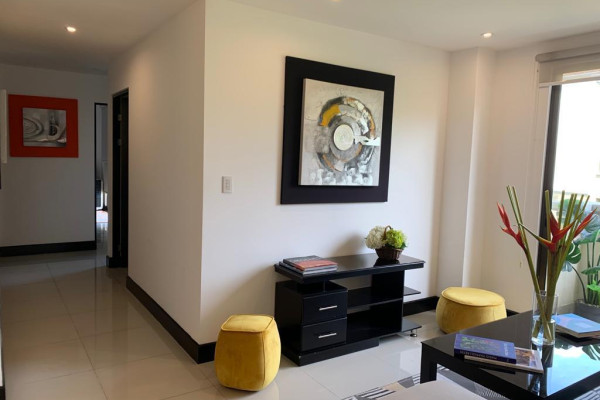 Alquiler de apartamento grande en Santa Ana, Montesol. Full amoblado.