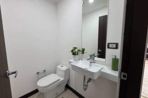 Alquiler de apartamentos en Escazú. Cerca de Multiplaza.