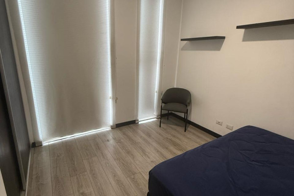 Alquiler de apartamento en Santa Ana. Full amoblado.