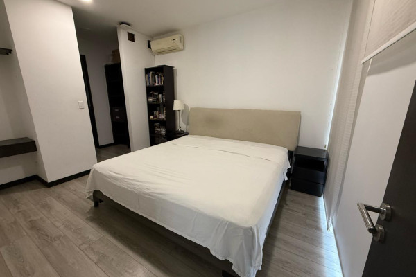 Alquiler de apartamento en Santa Ana. Full amoblado.