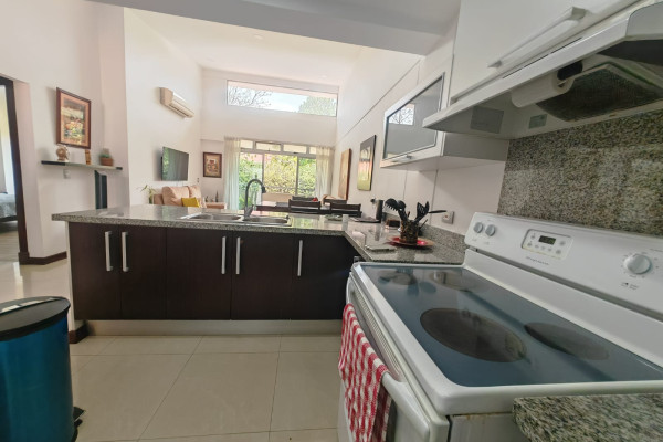 Alquiler de apartamento en Escazú. Full amoblado.-12