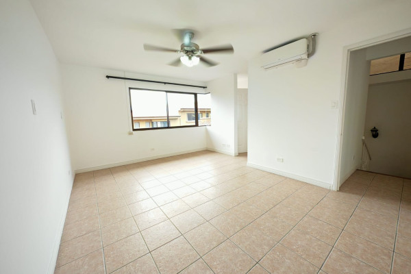 Se alquila casa en Escazú en condominio.-2