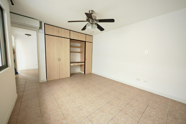 Se alquila casa en Escazú en condominio.-10