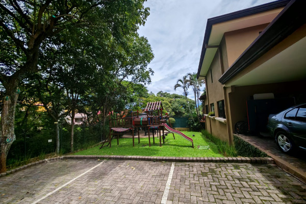 Se alquila casa en Escazú en condominio.-7