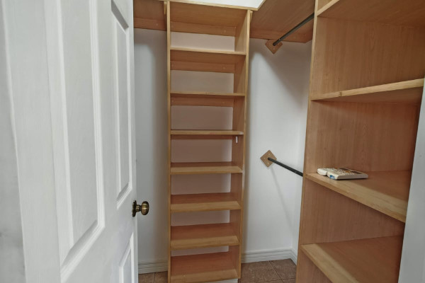 Se alquila casa en Escazú en condominio.-12