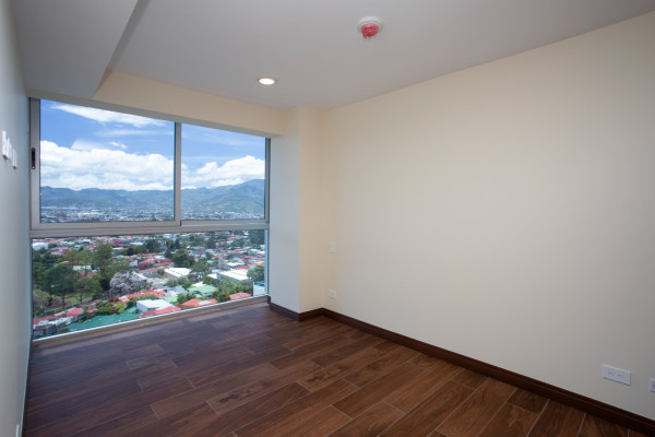Se alquila Apartamento en Los Yoses.