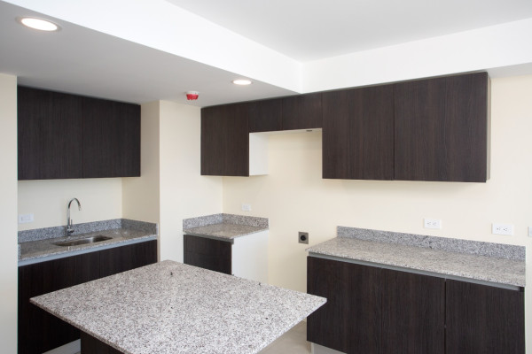 Se alquila Apartamento en Los Yoses.