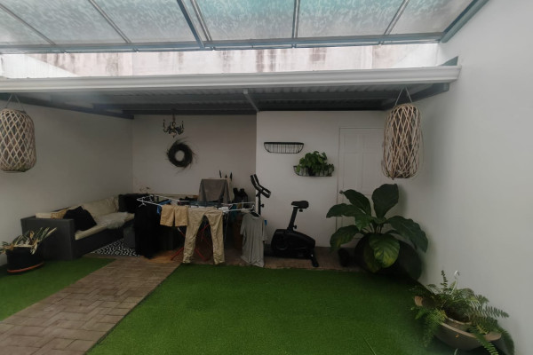 Se vende apartamento en San Antonio de Escazú. Planta baja.