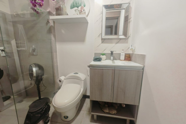 Se vende apartamento en San Antonio de Escazú. Planta baja.