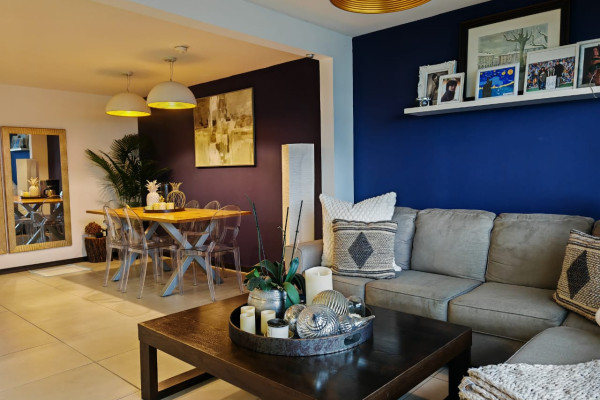Se vende apartamento en San Antonio de Escazú. Planta baja.