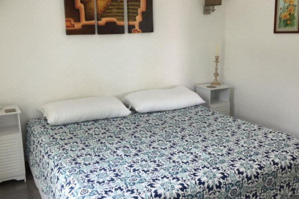 Se alquila apartamento en Piedades de Santa Ana. Amoblado.