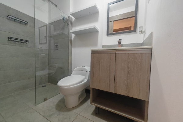 Se vende apartamento en San Antonio de Escazú.