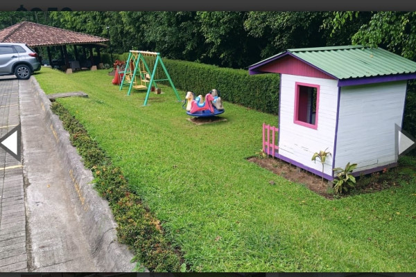 Se alquila apartamento en La Uruca. Remodelado.