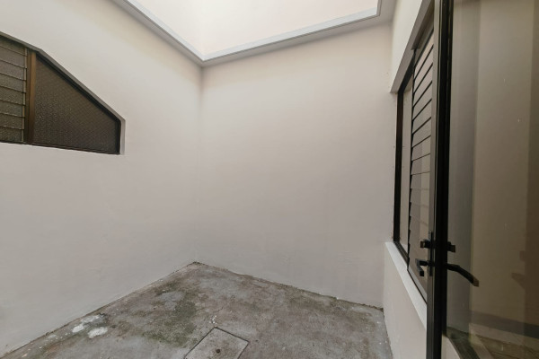 Se alquila apartamento en Rohrmoser.-6