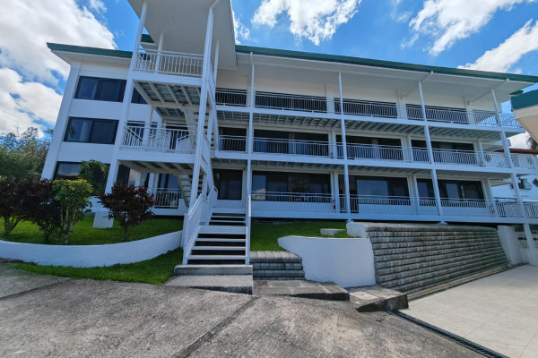 SE ALQUILA APARTAMENTO A ESTRENAR EN ESCAZÚ – 90 m².