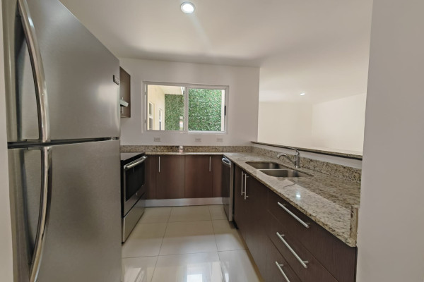 Se vende casa en Escazú. San Antonio.