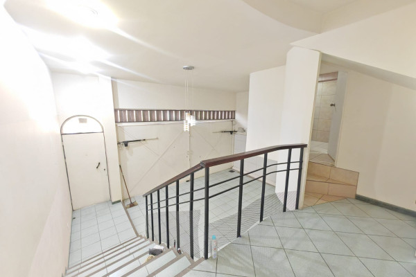 Se vende casa independiente en La Uruca.-18