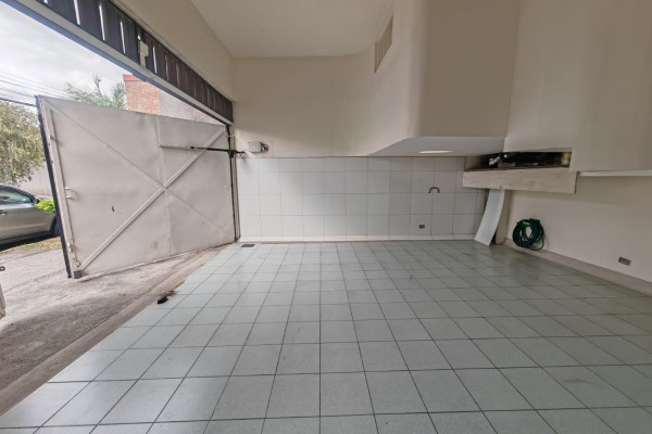 Se vende casa independiente en La Uruca.-15