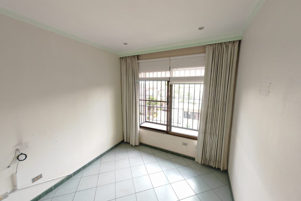 Se vende casa independiente en La Uruca.-21