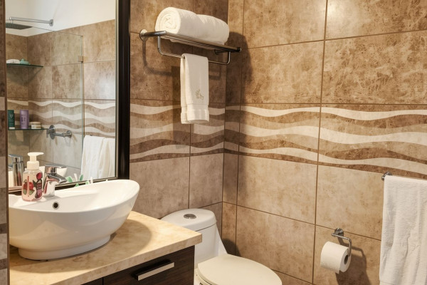 Se alquila casa en Ciudad Colón – Condominio Alta Vista.-11