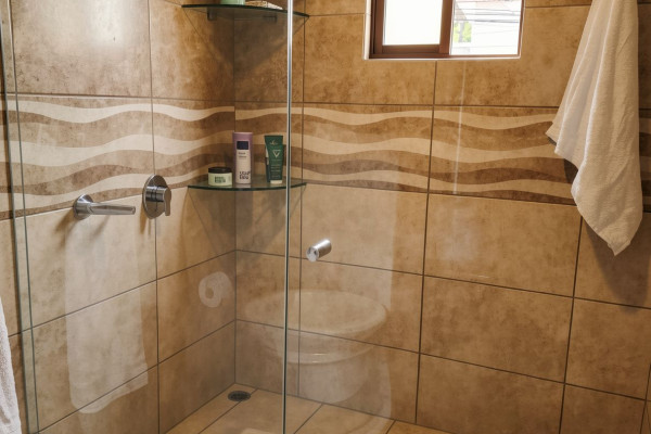 Se alquila casa en Ciudad Colón – Condominio Alta Vista.-3