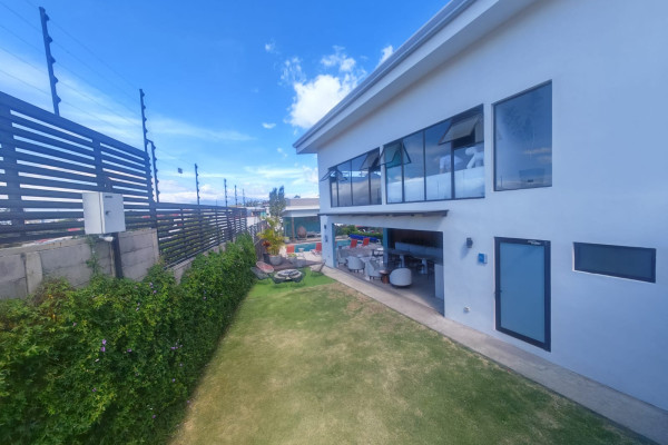 Se vende casa en Escazú Urbano. Oportunidad!-11