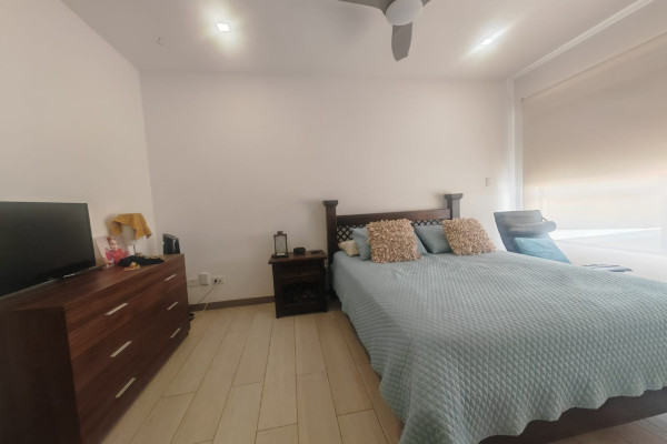 Se vende casa en Escazú Urbano. Oportunidad!-17