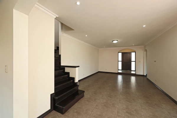 🏡✨ Hermosa Casa en Alquiler en Condominio en Piedades de Santa Ana ✨🏡-7