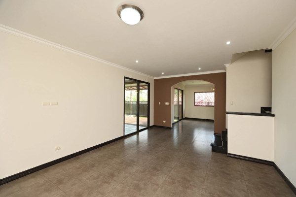 🏡✨ Hermosa Casa en Alquiler en Condominio en Piedades de Santa Ana ✨🏡-5