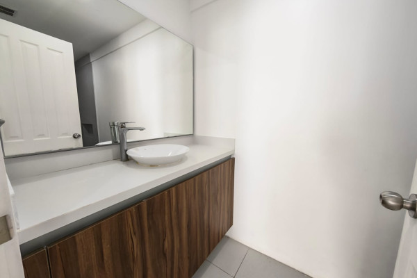 Alquiler de apartamento en la Uruca, Tipo Loft.  Servicios incluido.-14