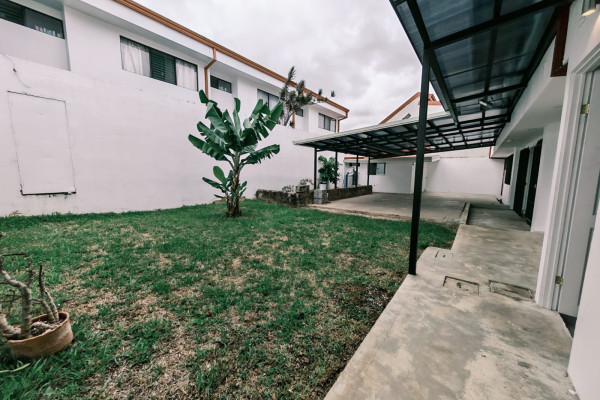 Alquiler de apartamento en la Uruca, Tipo Loft.  Servicios incluido.-1