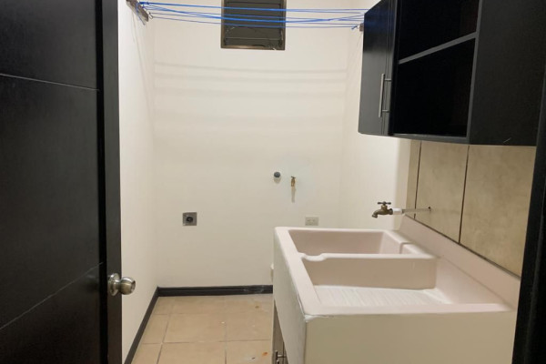 Se alquila apartamento grande en Nunciatura, Rohrmoser.-14