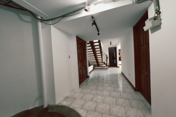 Se alquila  Casa  Uso mixto en Rohrmoser.-10